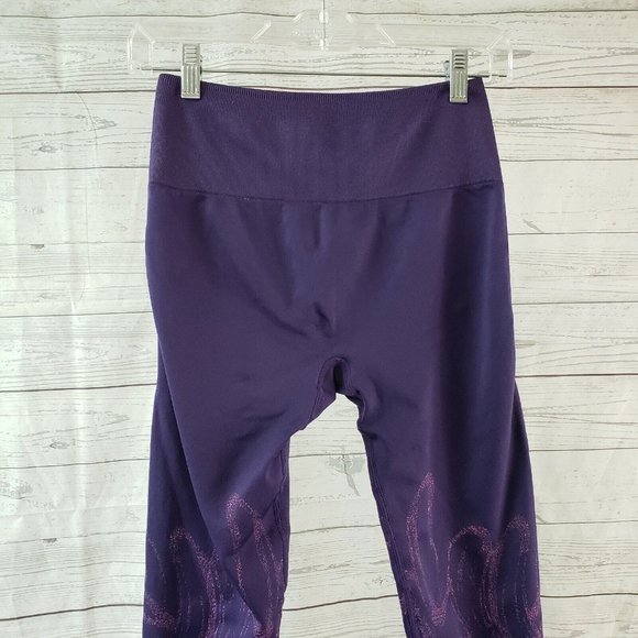 Fabletics Womens High Waisted Seamless Cropped Leggings Sz Small Purple - Picture 2 of 7